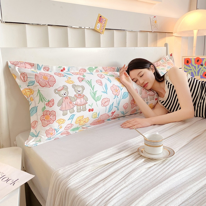 91家纺网 家纺一手货源 找家纺 雨彤家纺 2025新款小清新斜纹印花双人枕套 花间美好