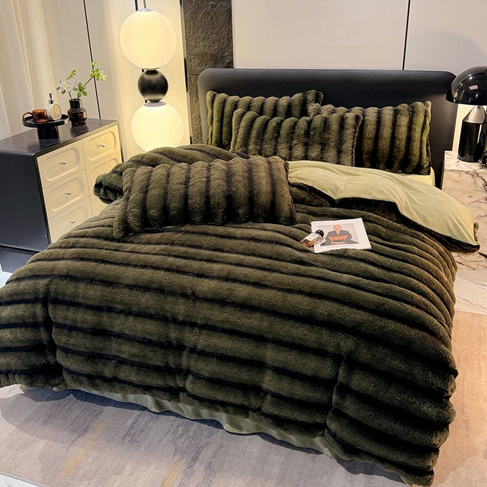 91家纺网 家纺一手货源 找家纺 唐人居 2025新款兔毛绒牛奶绒四件套--条纹 条纹-墨绿