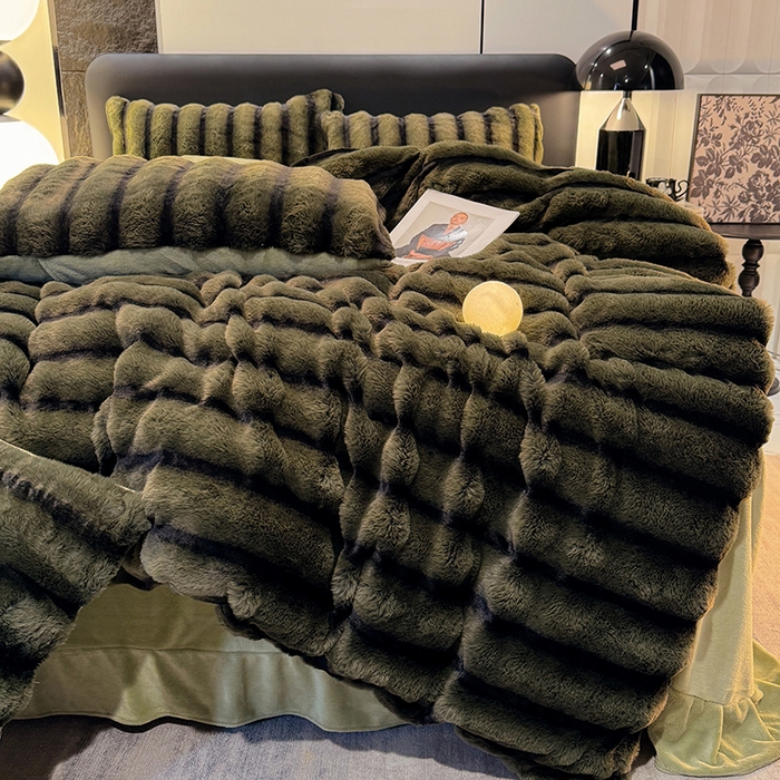 91家纺网 家纺一手货源 找家纺 唐人居 2025新款兔毛绒牛奶绒四件套--条纹 条纹-墨绿