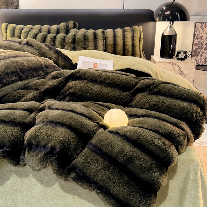 91家纺网 家纺一手货源 找家纺 唐人居 2025新款兔毛绒牛奶绒四件套--条纹 条纹-墨绿