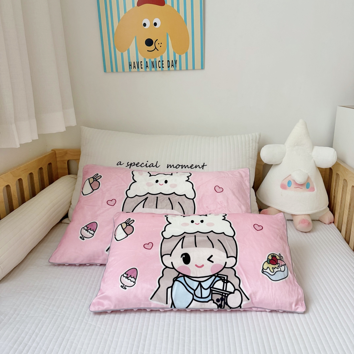 91家纺网 家纺一手货源 找家纺 萌宝家纺 2025新款大版儿童豆豆绒枕套幼儿园安抚枕头枕芯 调皮女孩