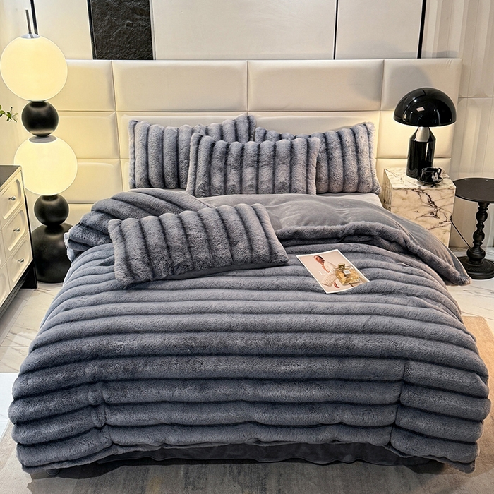 91家纺网 家纺一手货源 找家纺 唐人居 2025新款兔毛绒牛奶绒四件套--条纹 条纹-浅灰