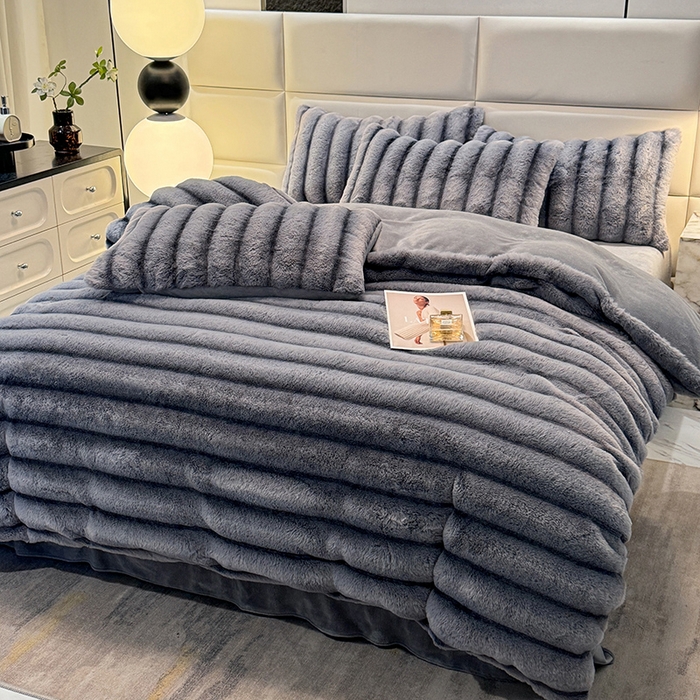 91家纺网 家纺一手货源 找家纺 唐人居 2025新款兔毛绒牛奶绒四件套--条纹 条纹-浅灰