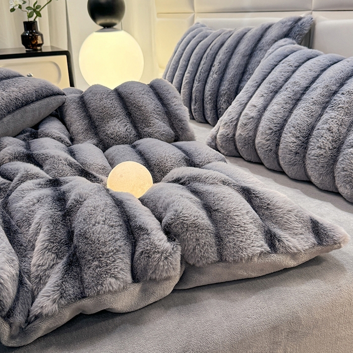 91家纺网 家纺一手货源 找家纺 唐人居 2025新款兔毛绒牛奶绒四件套--条纹 条纹-浅灰