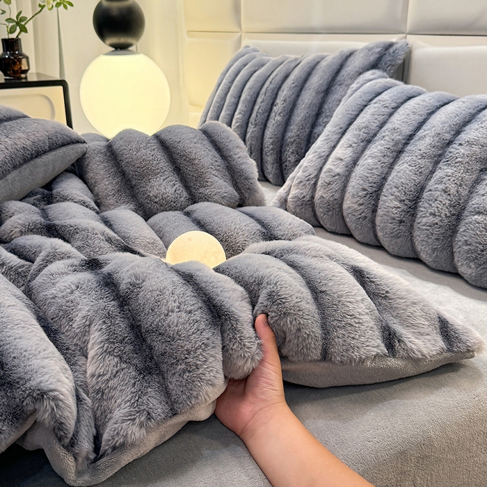 91家纺网 家纺一手货源 找家纺 唐人居 2025新款兔毛绒牛奶绒四件套--条纹 条纹-浅灰