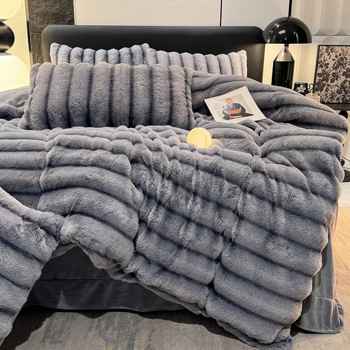 91家纺网 家纺一手货源 找家纺 唐人居 2025新款兔毛绒牛奶绒四件套--条纹 条纹-浅灰