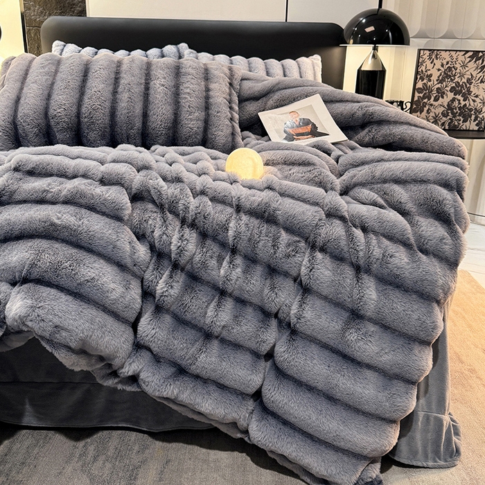 91家纺网 家纺一手货源 找家纺 唐人居 2025新款兔毛绒牛奶绒四件套--条纹 条纹-浅灰