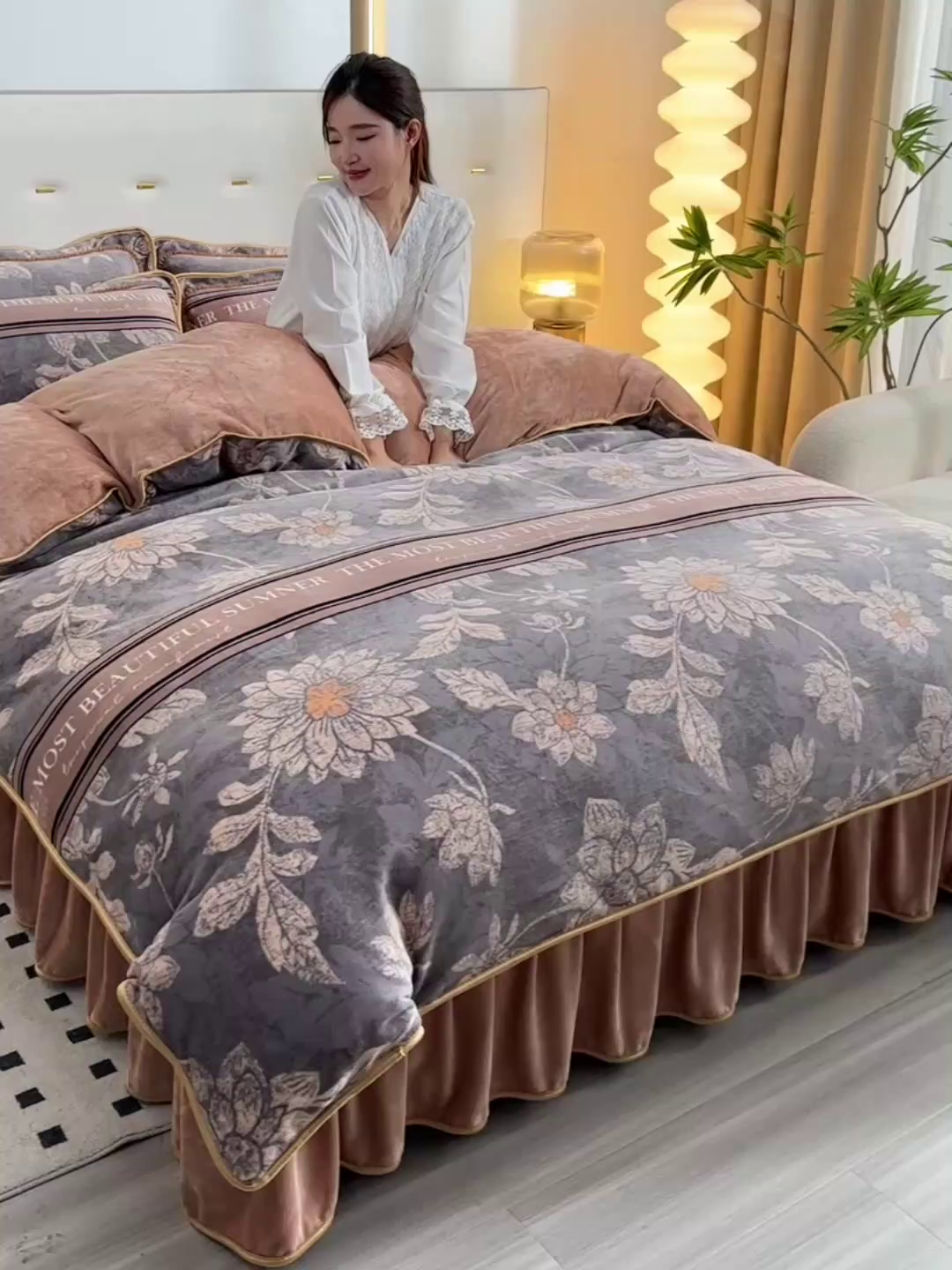 91家纺网 家纺一手货源 找家纺 芯诗曼2025新款8.5斤直播热款高克重牛奶绒法莱绒水晶金貂法莱绒四件套 暗香