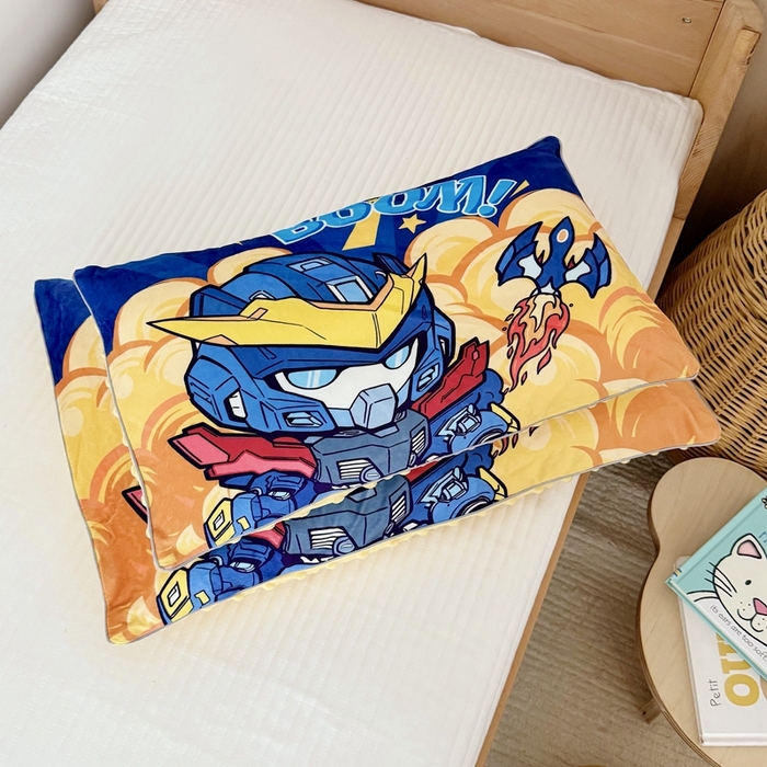 91家纺网 家纺一手货源 找家纺 萌宝家纺 2025新款大版儿童豆豆绒枕套幼儿园安抚枕头枕芯 机甲战士
