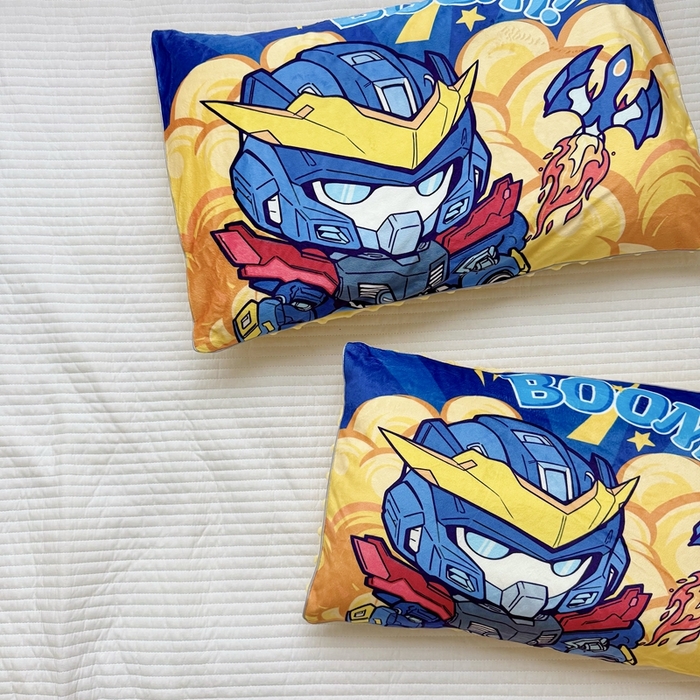 91家纺网 家纺一手货源 找家纺 萌宝家纺 2025新款大版儿童豆豆绒枕套幼儿园安抚枕头枕芯 机甲战士