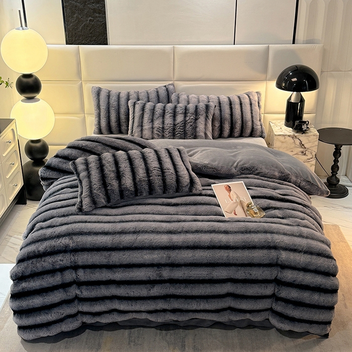 91家纺网 家纺一手货源 找家纺 唐人居 2025新款兔毛绒牛奶绒四件套--条纹 条纹-深灰