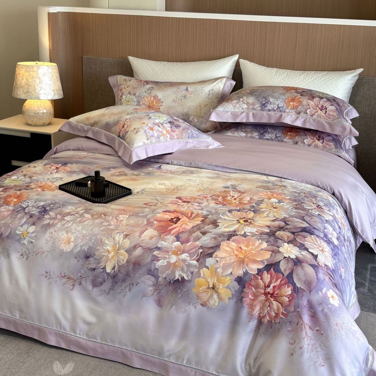 91家纺网 家纺一手货源 找家纺 佳汐蓝家纺 2025新款天丝棉数码印花镂空床盖款四件套 花间悦-紫