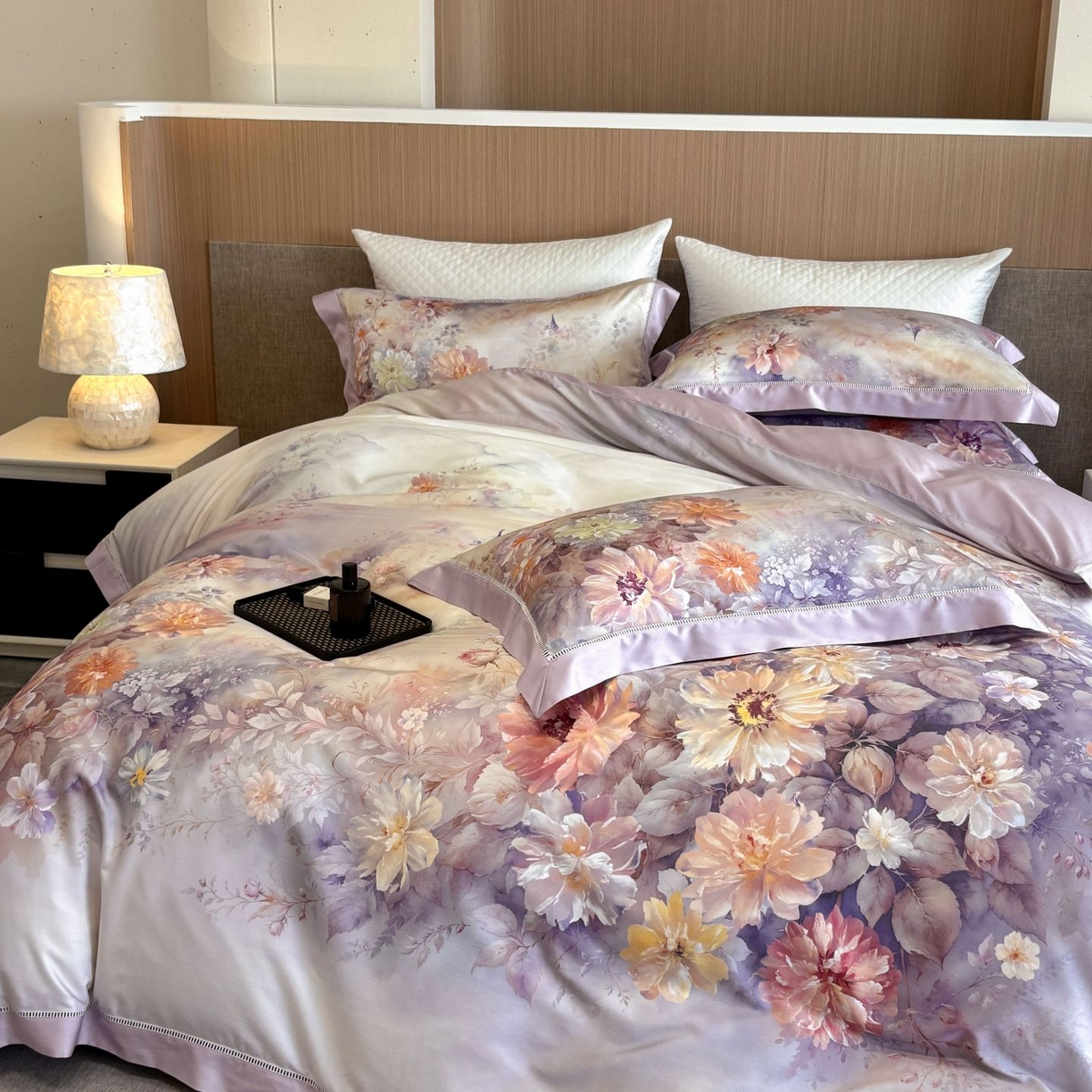 91家纺网 家纺一手货源 找家纺 佳汐蓝家纺 2025新款天丝棉数码印花镂空床盖款四件套 花间悦-紫