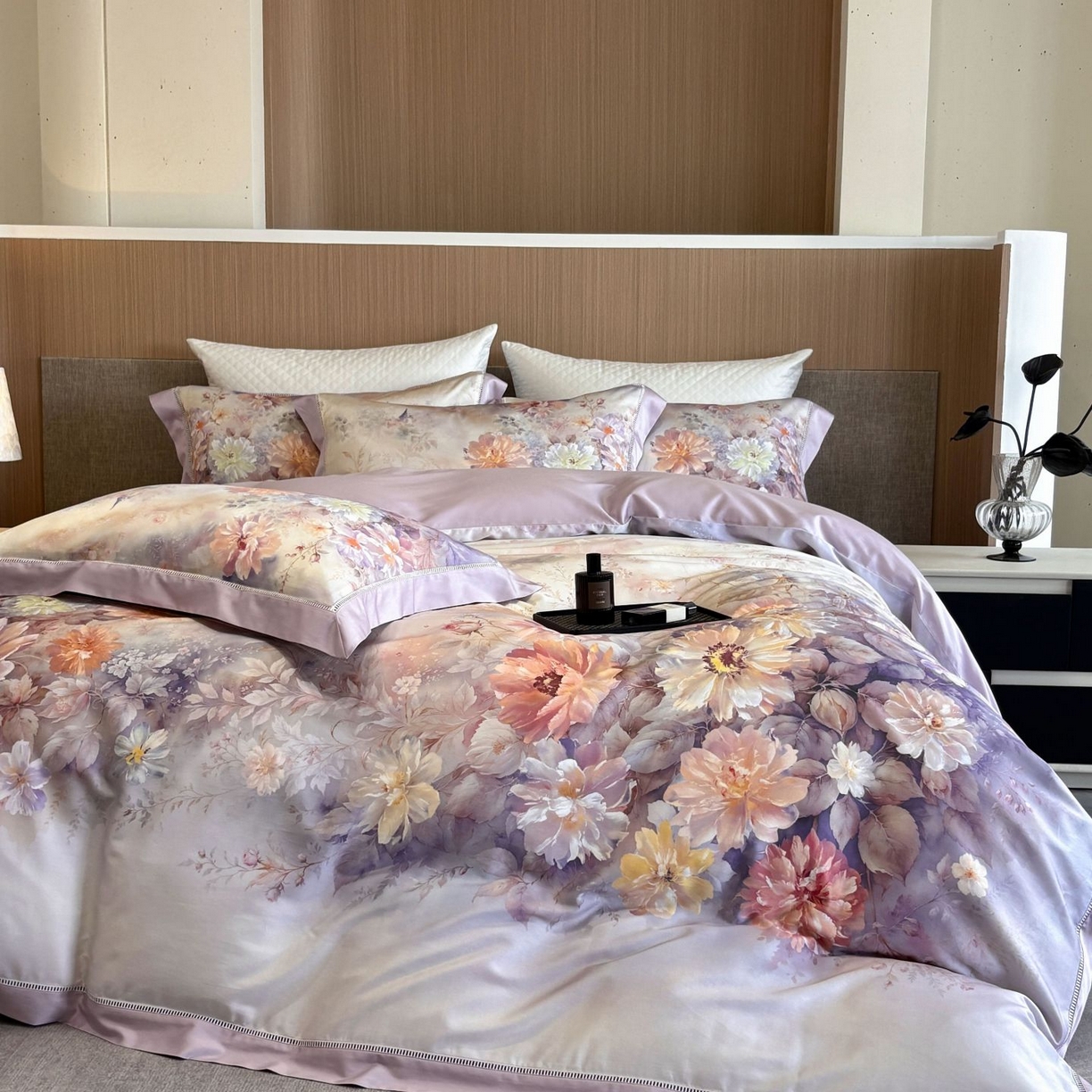 91家纺网 家纺一手货源 找家纺 佳汐蓝家纺 2025新款天丝棉数码印花镂空床盖款四件套 花间悦-紫
