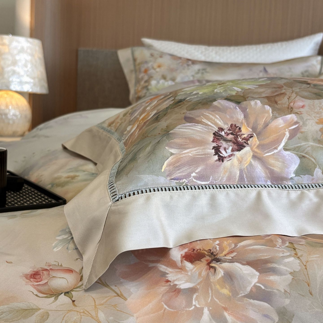 91家纺网 家纺一手货源 找家纺 （总）佳汐蓝家纺 2025新款天丝棉数码印花镂空床盖款四件套