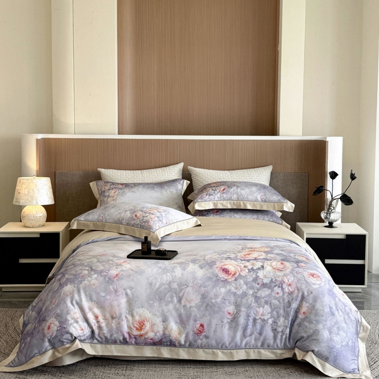 91家纺网 家纺一手货源 找家纺 佳汐蓝家纺 2025新款天丝棉数码印花镂空床盖款四件套 伊利花园紫