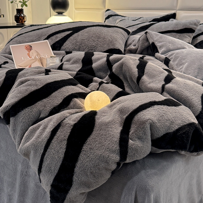 91家纺网 家纺一手货源 找家纺 （总）唐人居 2025新款兔毛绒牛奶绒四件套--斑马