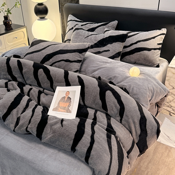 91家纺网 家纺一手货源 找家纺 唐人居 2025新款兔毛绒牛奶绒四件套--斑马 斑马-迷雾灰