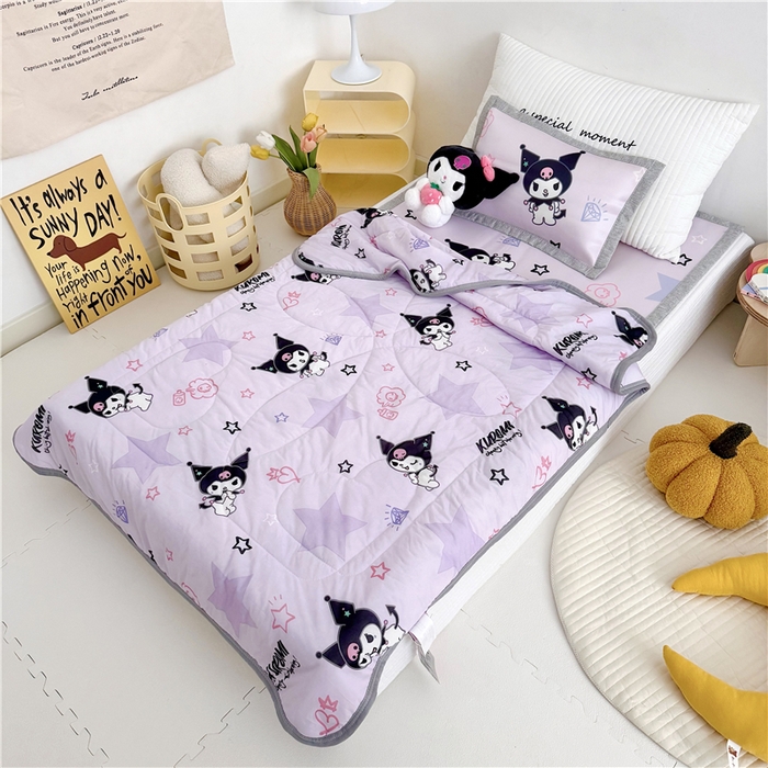 91家纺网 家纺一手货源 找家纺 萌宝家纺 2025新款三丽鸥凉感丝夏被凉席三件套幼儿园小学生宿舍系列 库洛米