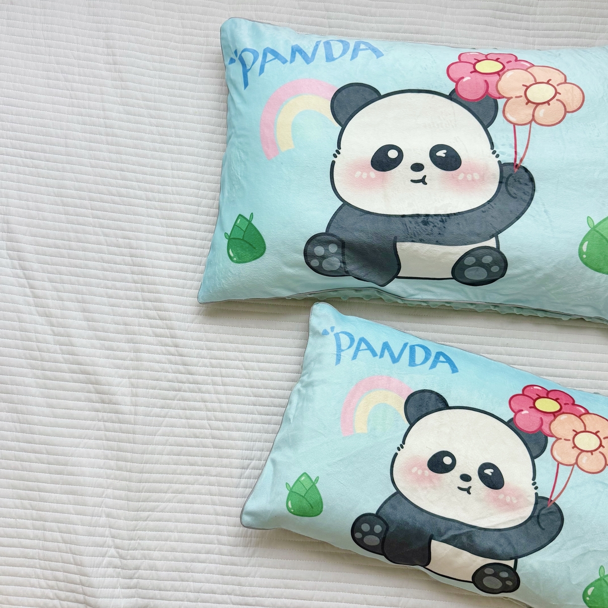 91家纺网 家纺一手货源 找家纺 萌宝家纺 2025新款大版儿童豆豆绒枕套幼儿园安抚枕头枕芯 气球熊猫