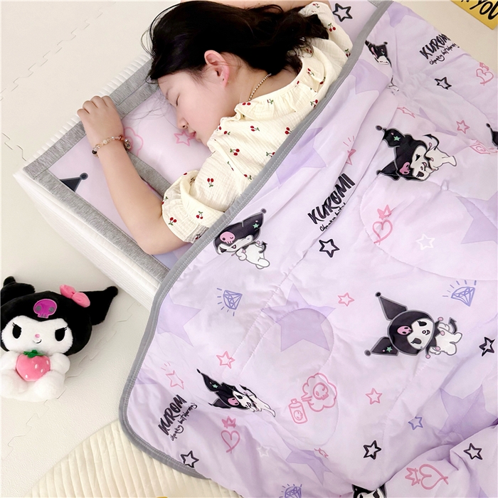 91家纺网 家纺一手货源 找家纺 萌宝家纺 2025新款三丽鸥凉感丝夏被凉席三件套幼儿园小学生宿舍系列 库洛米