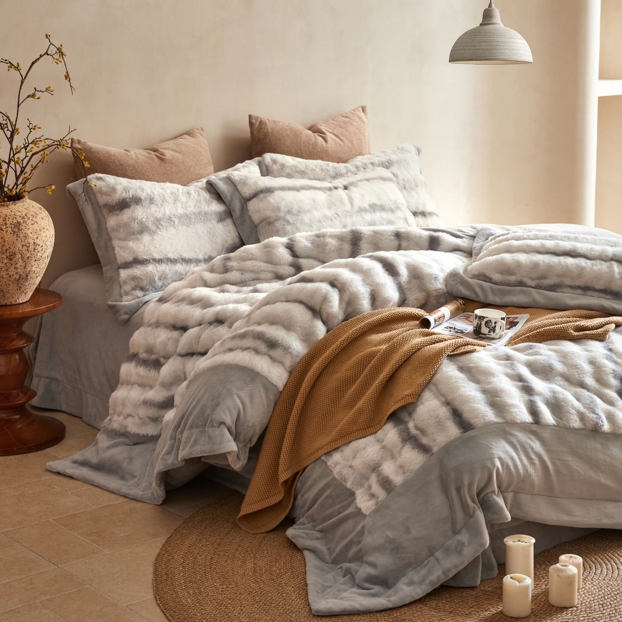 91家纺网 家纺一手货源 找家纺 佳汐蓝家纺 2025新款A类牛奶绒四件套-闪电纹兔毛绒系列 灰色（暖绒灰）