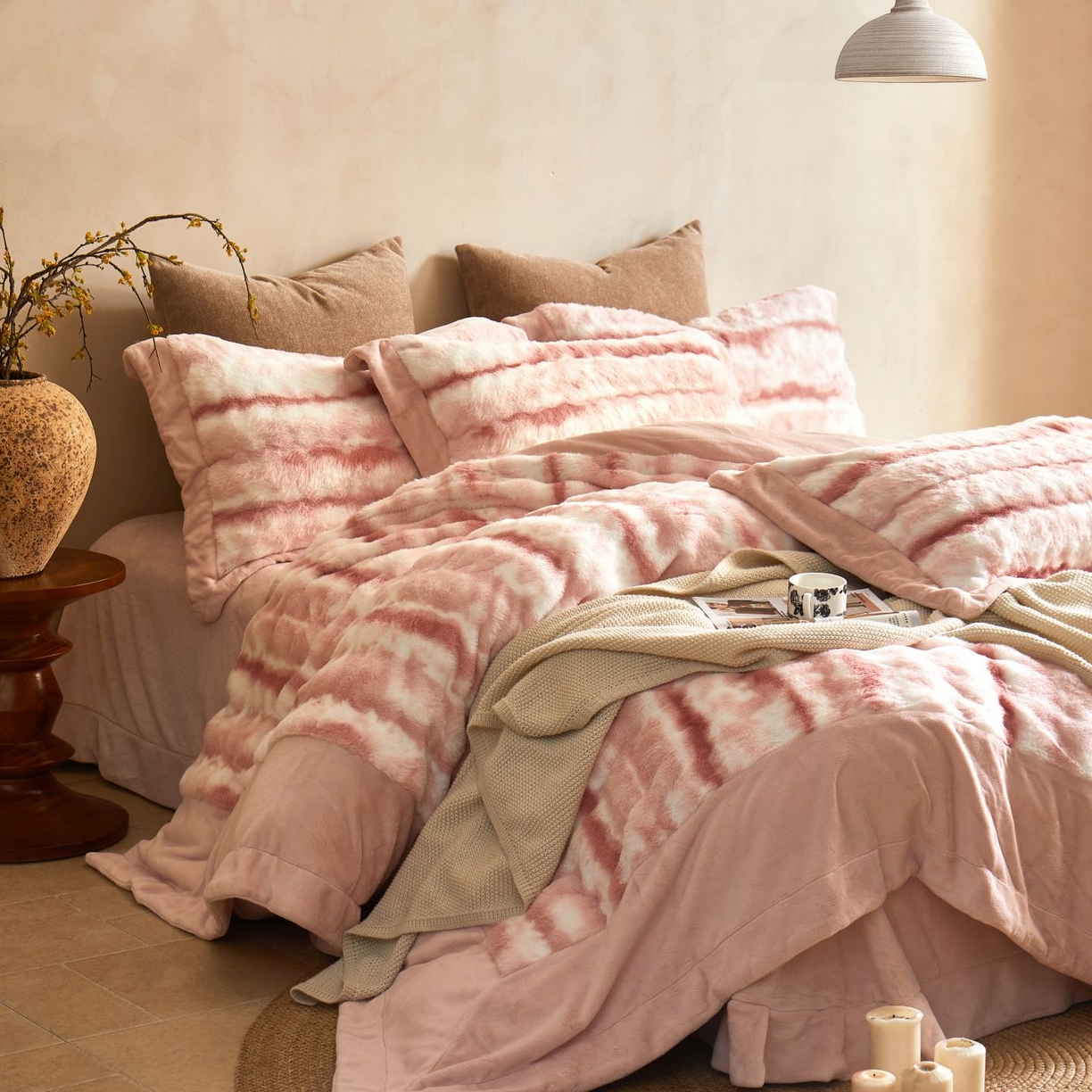 91家纺网 家纺一手货源 找家纺 （总）佳汐蓝家纺 2025新款A类牛奶绒四件套-闪电纹兔毛绒系列