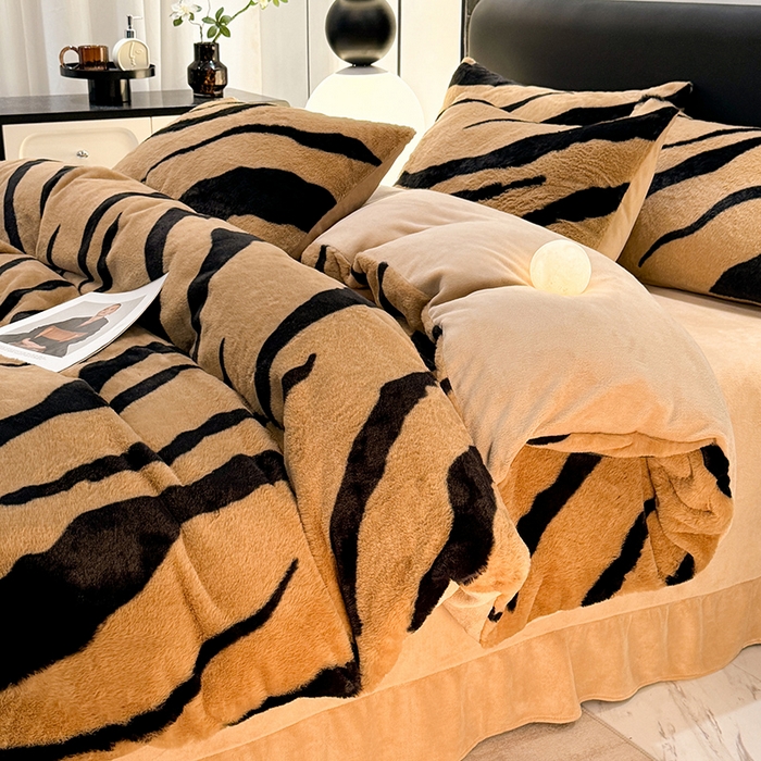 91家纺网 家纺一手货源 找家纺 唐人居 2025新款兔毛绒牛奶绒四件套--斑马 斑马-奶黄