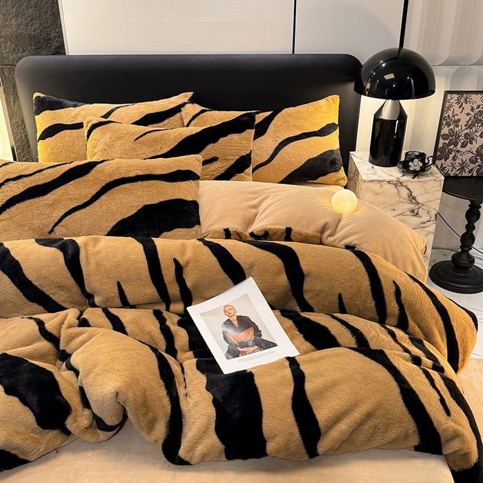 91家纺网 家纺一手货源 找家纺 唐人居 2025新款兔毛绒牛奶绒四件套--斑马 斑马-奶黄