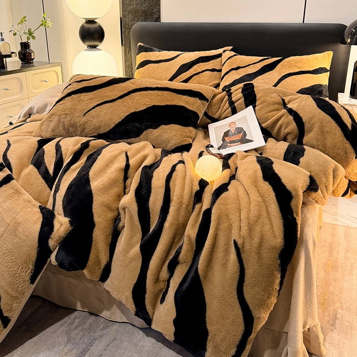 91家纺网 家纺一手货源 找家纺 唐人居 2025新款兔毛绒牛奶绒四件套--斑马 斑马-奶黄