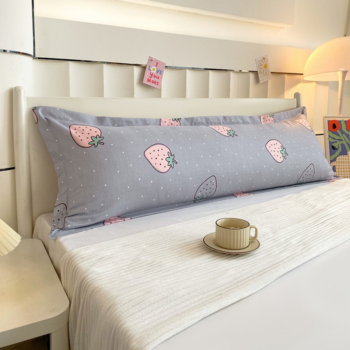 91家纺网 家纺一手货源 找家纺 雨彤家纺 2025新款小清新斜纹印花双人枕套 草莓圣代-灰