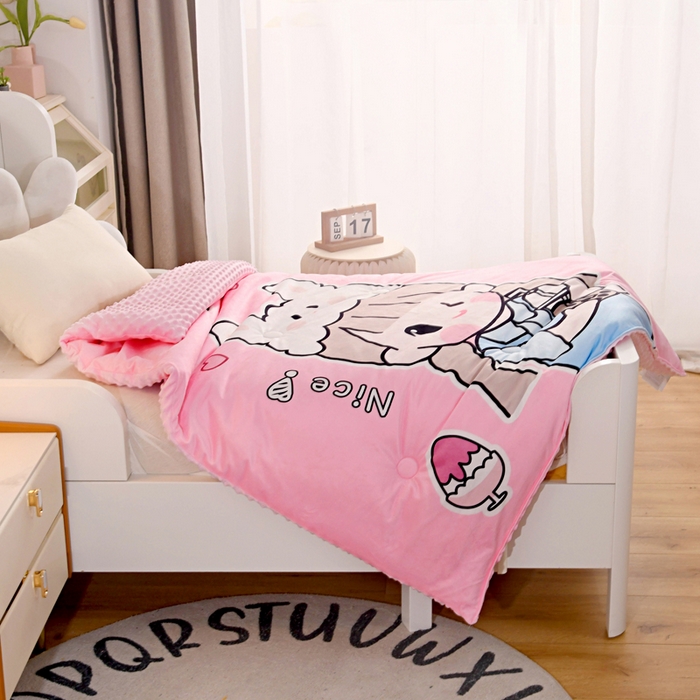 91家纺网 家纺一手货源 找家纺 萌宝家纺 2025新款可拆洗A类儿童豆豆绒大豆冬被儿童婴儿绒春秋被安抚被被子被芯 调皮女孩