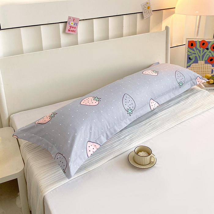 91家纺网 家纺一手货源 找家纺 雨彤家纺 2025新款小清新斜纹印花双人枕套 草莓圣代-灰