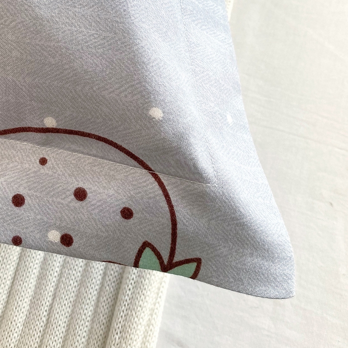 91家纺网 家纺一手货源 找家纺 雨彤家纺 2025新款小清新斜纹印花双人枕套 草莓圣代-灰