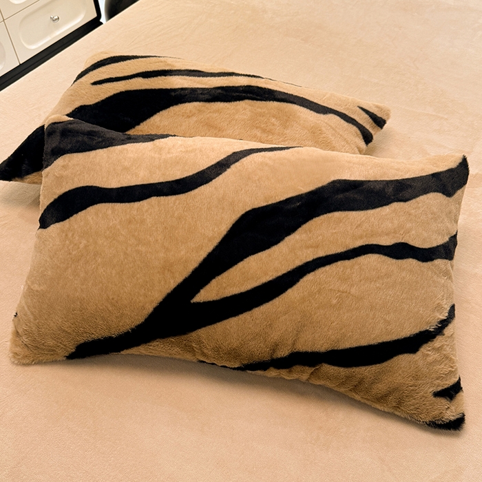 91家纺网 家纺一手货源 找家纺 唐人居 2025新款兔毛绒牛奶绒四件套--斑马 斑马-奶黄