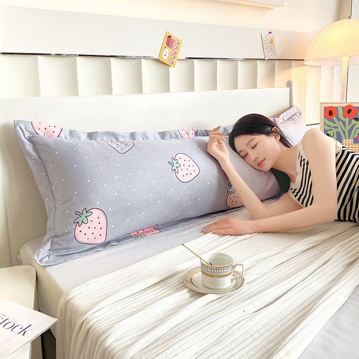 91家纺网 家纺一手货源 找家纺 雨彤家纺 2025新款小清新斜纹印花双人枕套 草莓圣代-灰