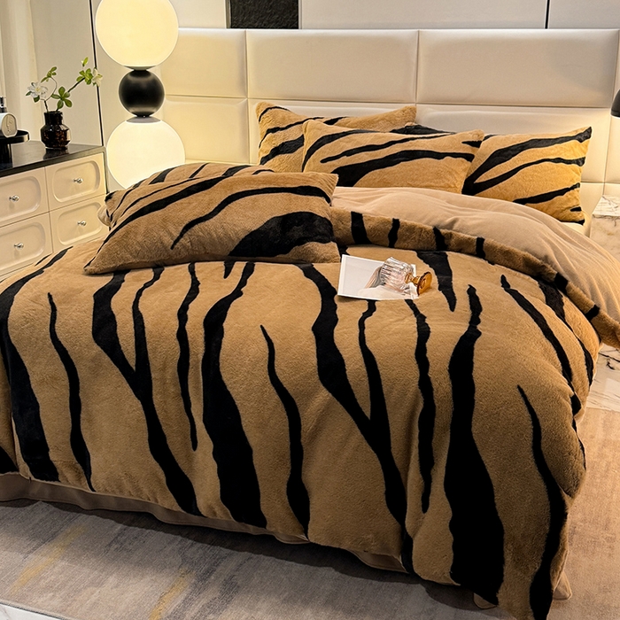 91家纺网 家纺一手货源 找家纺 唐人居 2025新款兔毛绒牛奶绒四件套--斑马 斑马-奶黄