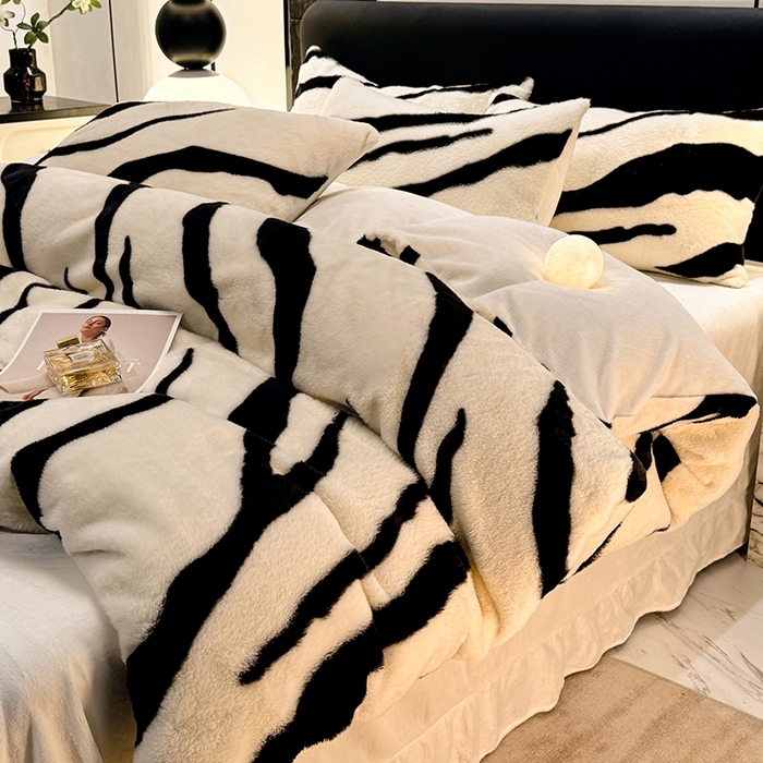 91家纺网 家纺一手货源 找家纺 唐人居 2025新款兔毛绒牛奶绒四件套--斑马 斑马-奶白