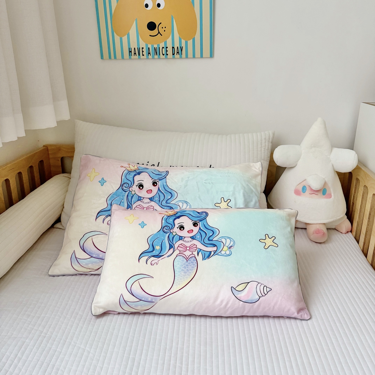91家纺网 家纺一手货源 找家纺 萌宝家纺 2025新款大版儿童豆豆绒枕套幼儿园安抚枕头枕芯 人鱼公主