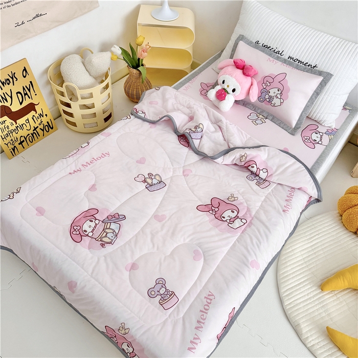 91家纺网 家纺一手货源 找家纺 萌宝家纺 2025新款三丽鸥凉感丝夏被凉席三件套幼儿园小学生宿舍系列 美乐蒂