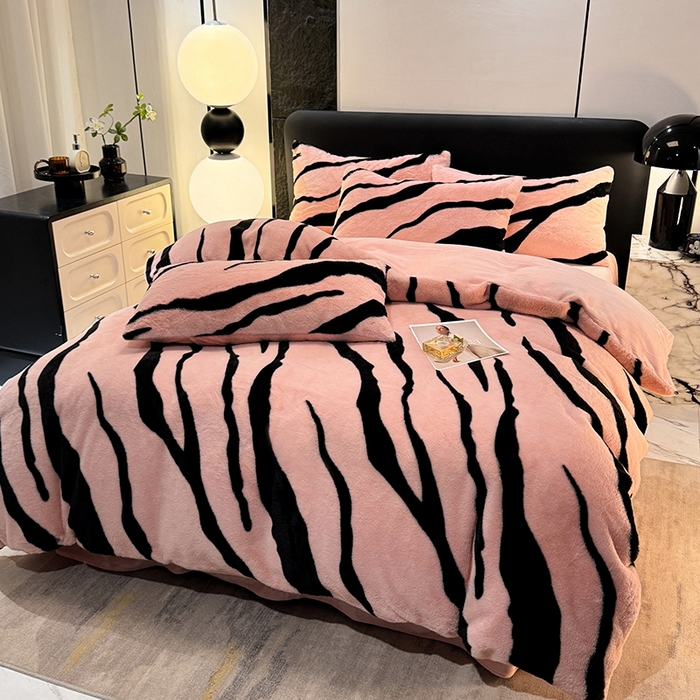 91家纺网 家纺一手货源 找家纺 唐人居 2025新款兔毛绒牛奶绒四件套--斑马 斑马-藕粉