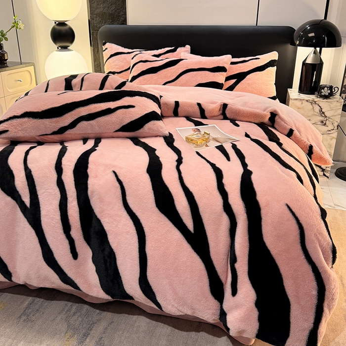 91家纺网 家纺一手货源 找家纺 唐人居 2025新款兔毛绒牛奶绒四件套--斑马 斑马-藕粉