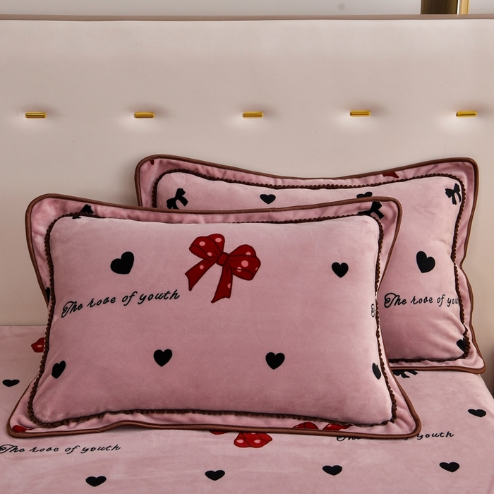 91家纺网 家纺一手货源 找家纺 芯诗曼2025新款8.5斤直播热款高克重牛奶绒法莱绒水晶金貂法莱绒四件套 蝴蝶结