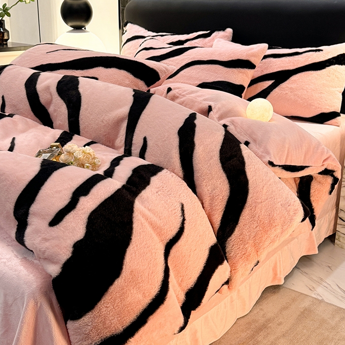 91家纺网 家纺一手货源 找家纺 唐人居 2025新款兔毛绒牛奶绒四件套--斑马 斑马-藕粉