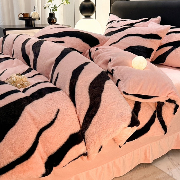 91家纺网 家纺一手货源 找家纺 唐人居 2025新款兔毛绒牛奶绒四件套--斑马 斑马-藕粉