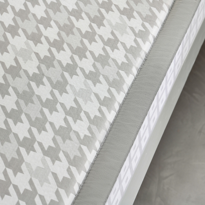 91家纺网 家纺一手货源 找家纺 2025新款PE千鸟格凉感冰丝-榻榻米垫 灰色