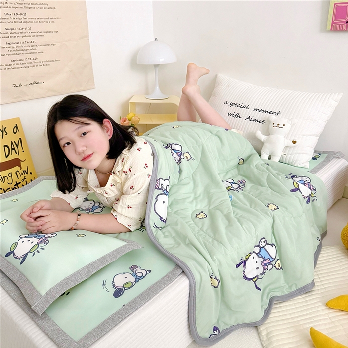 91家纺网 家纺一手货源 找家纺 萌宝家纺 2025新款三丽鸥凉感丝夏被凉席三件套幼儿园小学生宿舍系列 帕恰狗