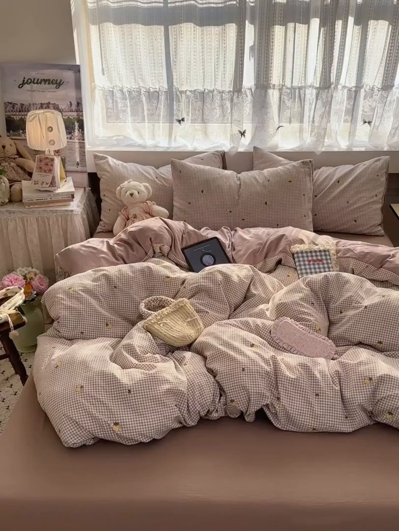 91家纺网 家纺一手货源 找家纺 丽美人家纺 2025新款【全尺寸不断货】高克重木棉提花双层纱四件套 QB柏林梦境