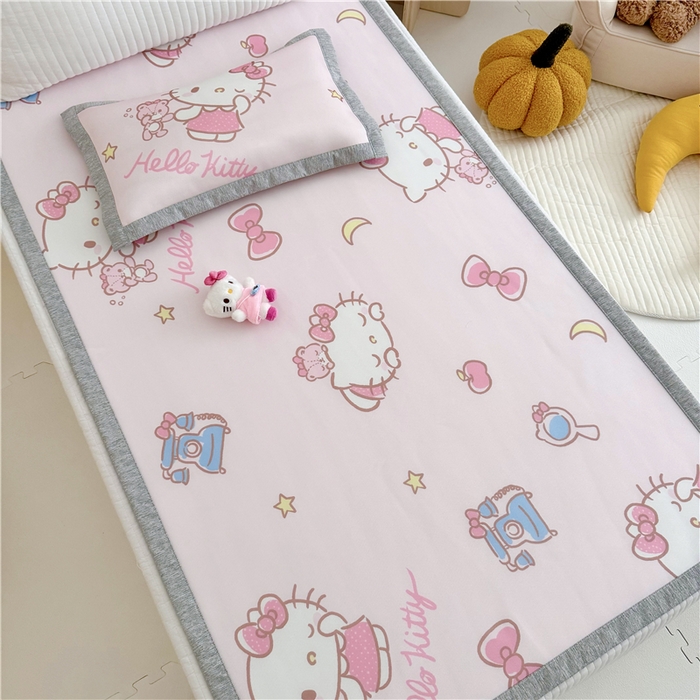 91家纺网 家纺一手货源 找家纺 萌宝家纺 2025新款三丽鸥凉感丝夏被凉席三件套幼儿园小学生宿舍系列 KT-猫