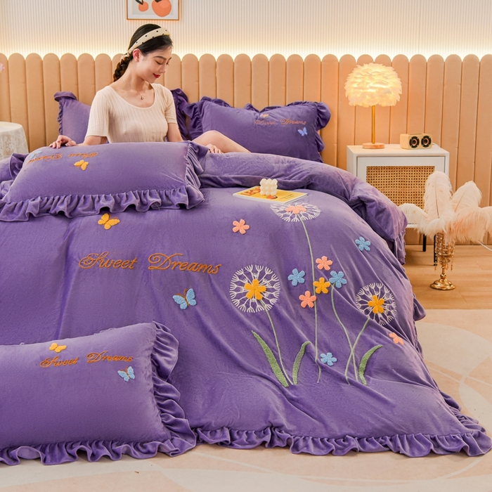 91家纺网 家纺一手货源 找家纺 （总）唐人居 2025新款宝宝绒毛巾绣花边四件套-蒲公英之恋